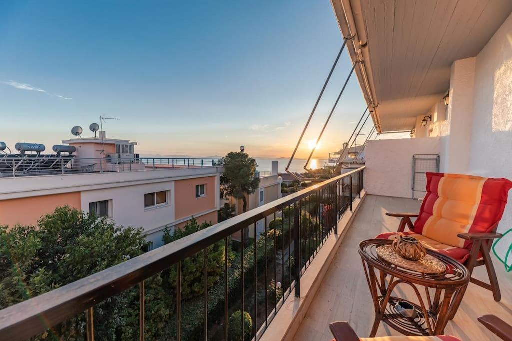 Seaside Escape Apartment Saronida Esterno foto